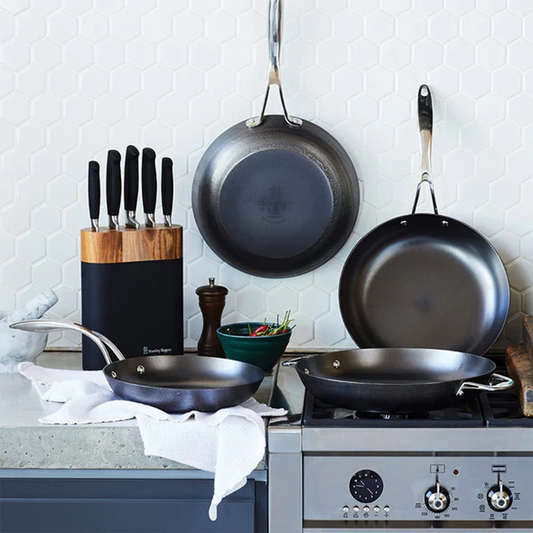 STANLEY ROGERS LIGHT WEIGHT CAST IRON COOKS PAN 30CM